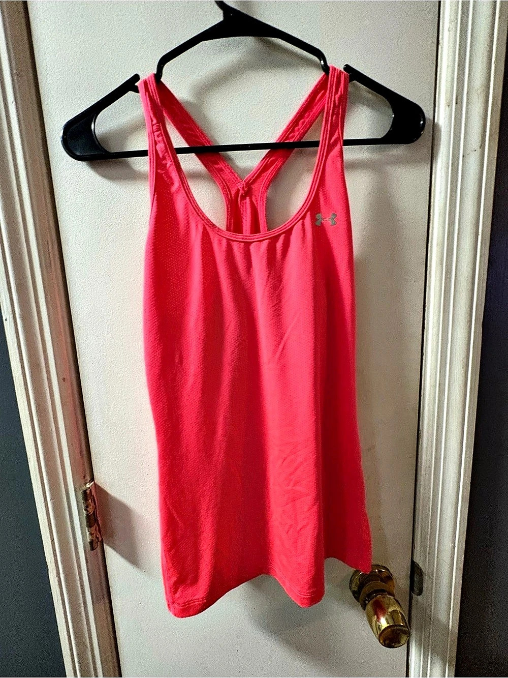 Under Armour Women's Athletic Tank Top in Pink Like New size small
